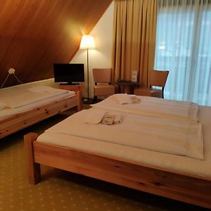 Standard Zimmer mit Kingsize-Bett